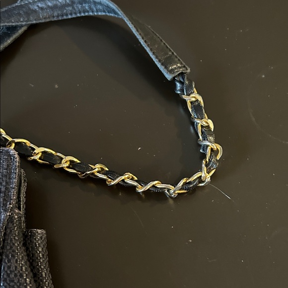 Neiman Marcus collection - Elegant Black Quilted Chain Strap Bag - Picture 3 of 10